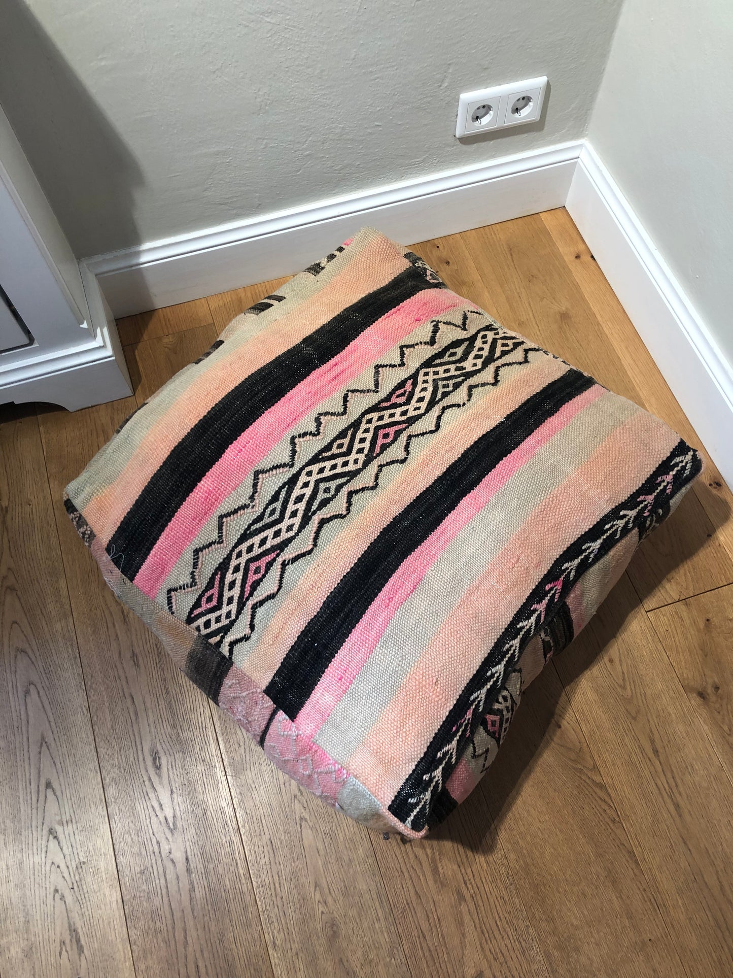 Vintage Pouf